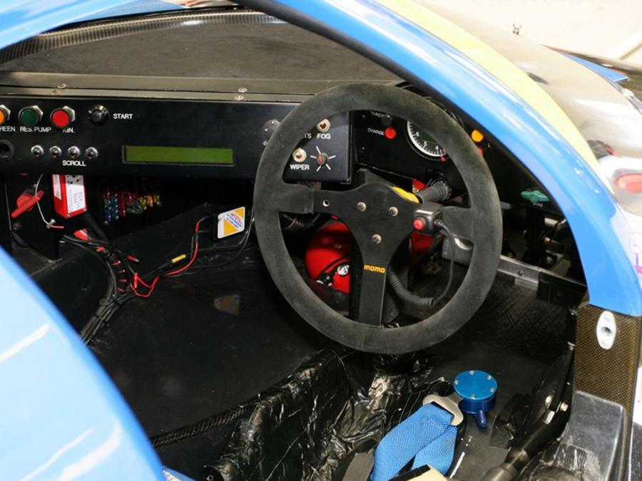Интерьер Aston Martin AMR1 1988 года  (фото 32 из 44)